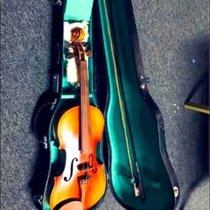 Lark Violin with case, extra strings ,accessories